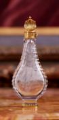 A FINE MID 18TH CENTURY FRENCH 18CT GOLD MOUNTED CRYSTAL GLASS SCENT BOTTLE