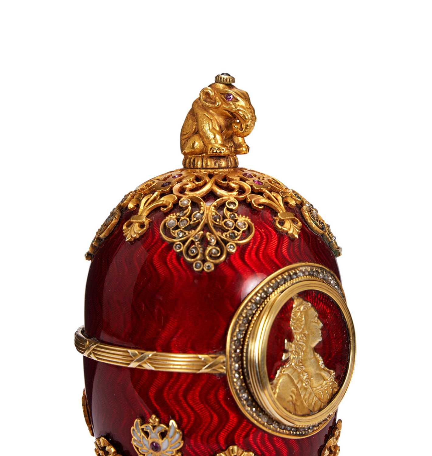 A FABERGE STYLE DIAMOND ENCRUSTED, GUILLOCHE ENAMEL AND SILVER GILT EGG - Image 4 of 6