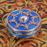 A 14 CARAT GOLD, DIAMOND AND ENAMEL BOX IN THE STYLE OF FABERGE