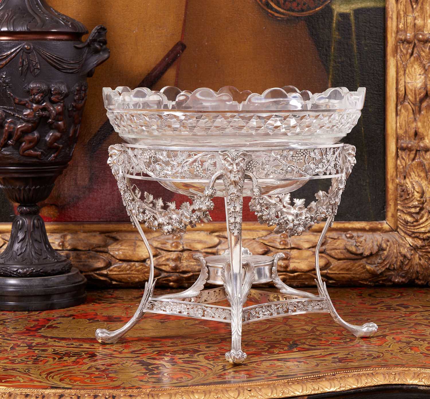 A FINE GEORGIAN STERLING SILVER AND CUT GLASS CENTREPIECE, LONDON, 1803 - Image 2 of 4
