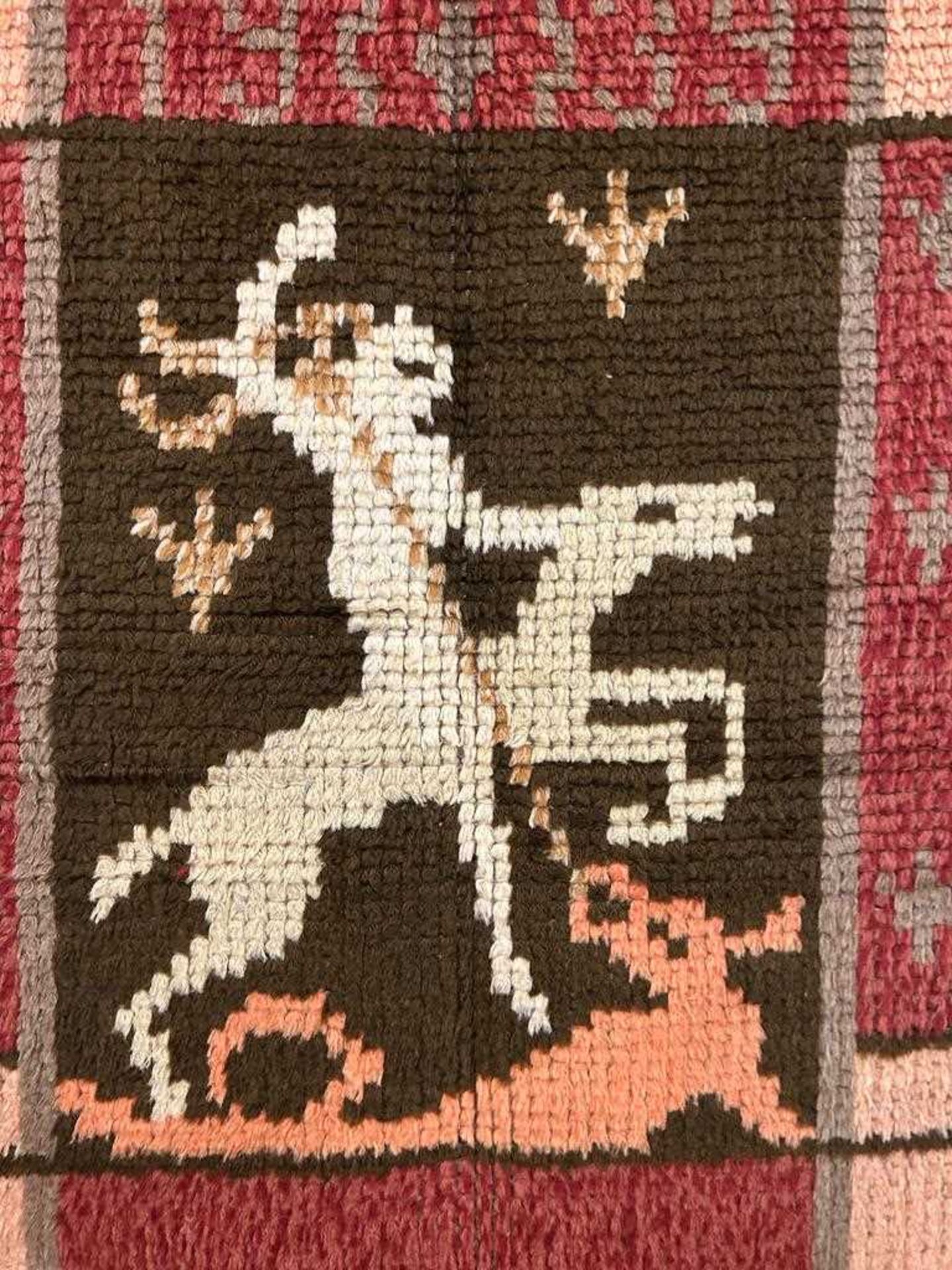 A 1930'S SCANDINAVIAN WOOL PILE RUG DEPICTING ST GEORGE AND THE DRAGON, DATED 1939 - Image 8 of 8