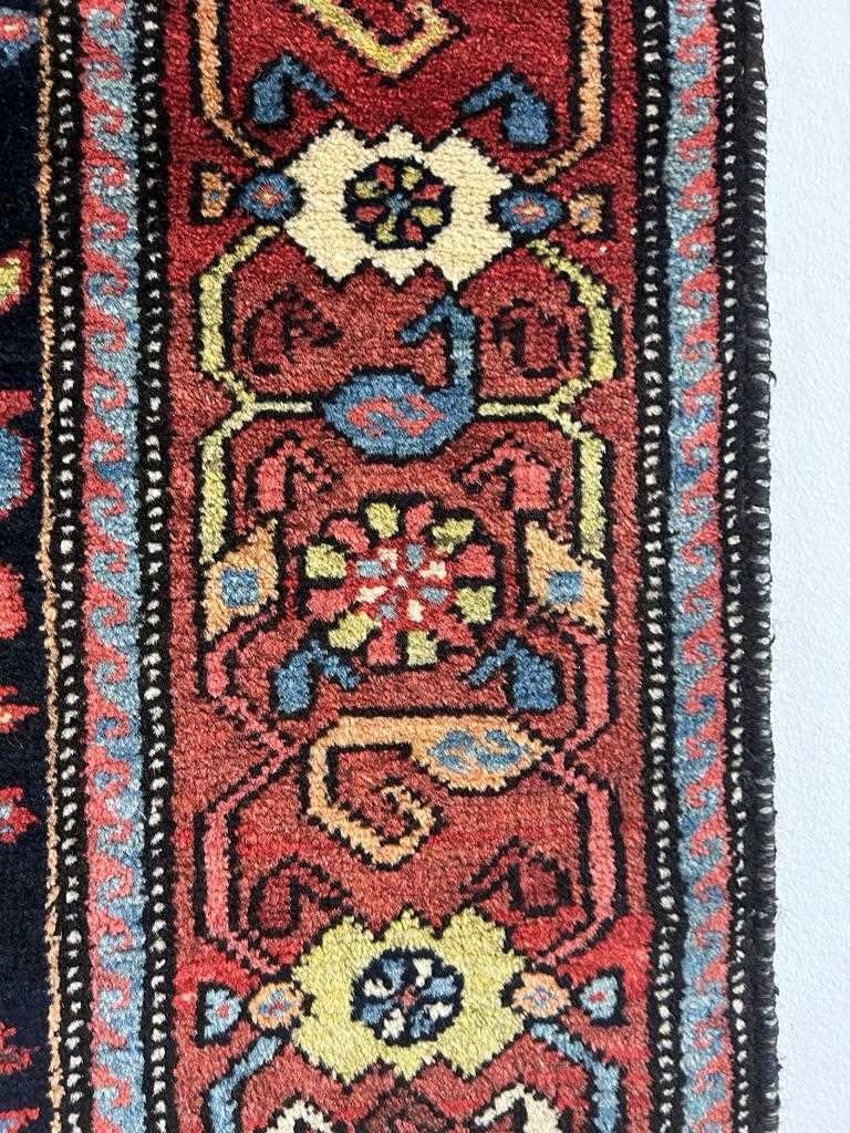 A LATE 19TH CENTURY BAKHTIAR RUG, WEST PERSIA, C. 1890 - Image 2 of 4