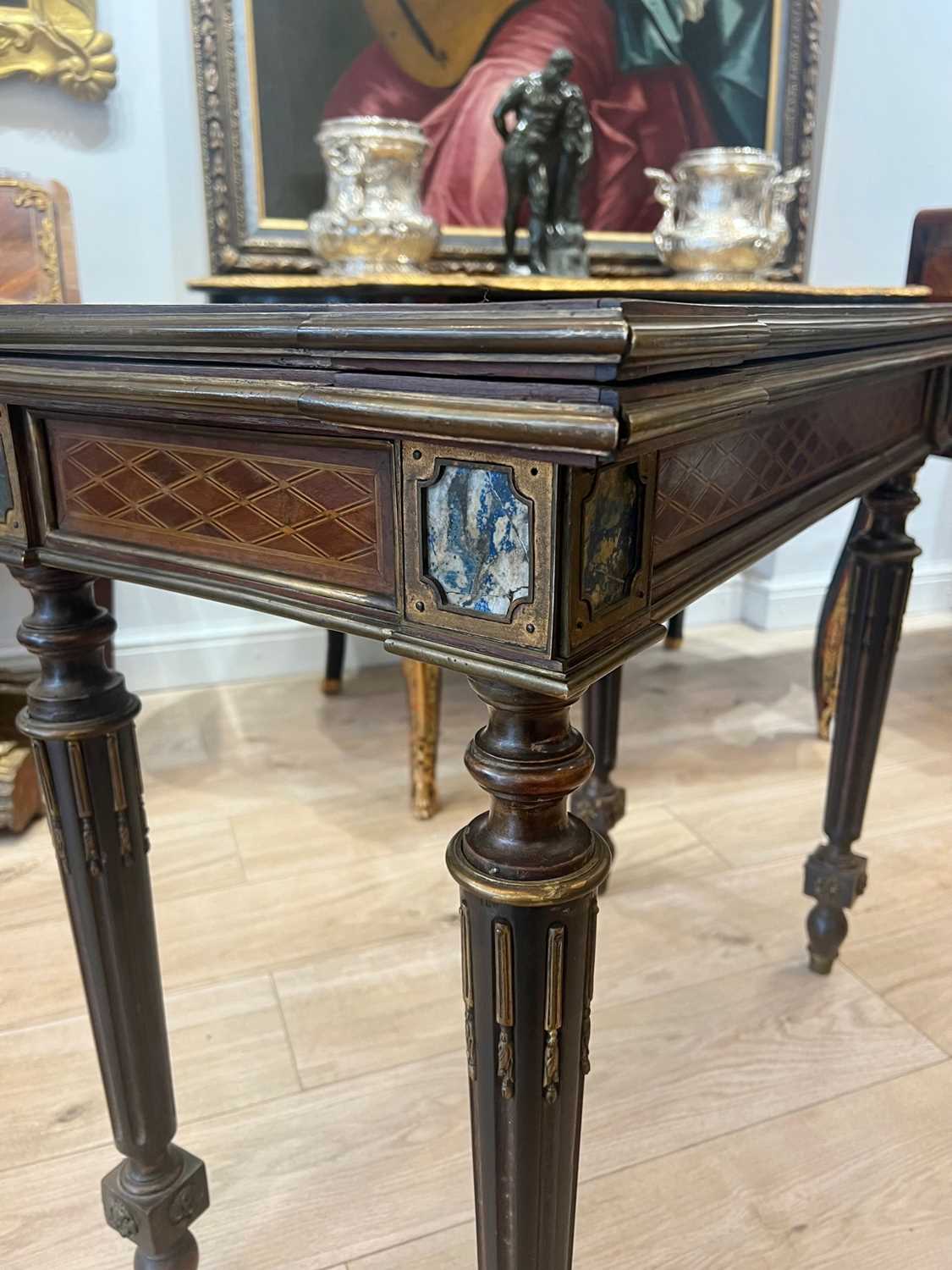 A 19TH CENTURY FRENCH HARDSTONE INLAID, ORMOLU MOUNTED AND MARQUETRY GAMES TABLE - Image 3 of 4