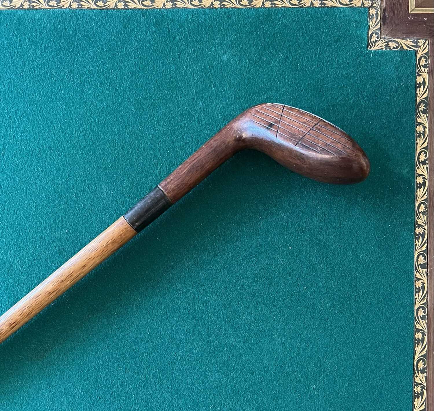 GOLFING INTEREST: A LATE 19TH / EARLY 20TH CENTURY WALKING CANE IN THE FORM OF A GOLF CLUB - Image 3 of 3