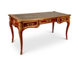 AN EARLY 20TH CENTURY LOUIS XVI STYLE KINGWOOD AND ORMOLU MOUNTED BUREAU PLAT