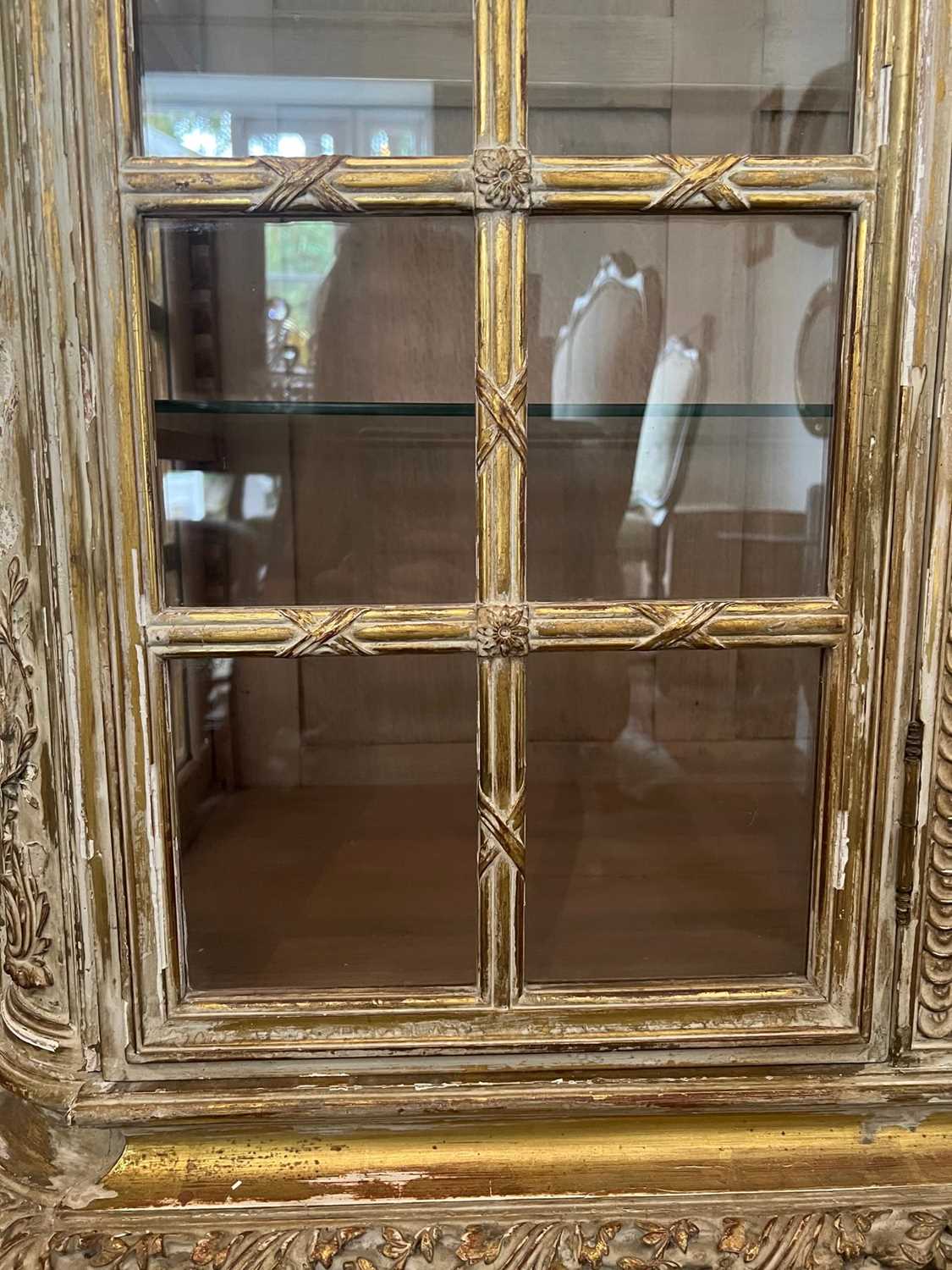 A LATE 19TH CENTURY SCANDINAVIAN GILTWOOD, MARBLE TOPPED AND GLASS DISPLAY CABINET - Image 11 of 11