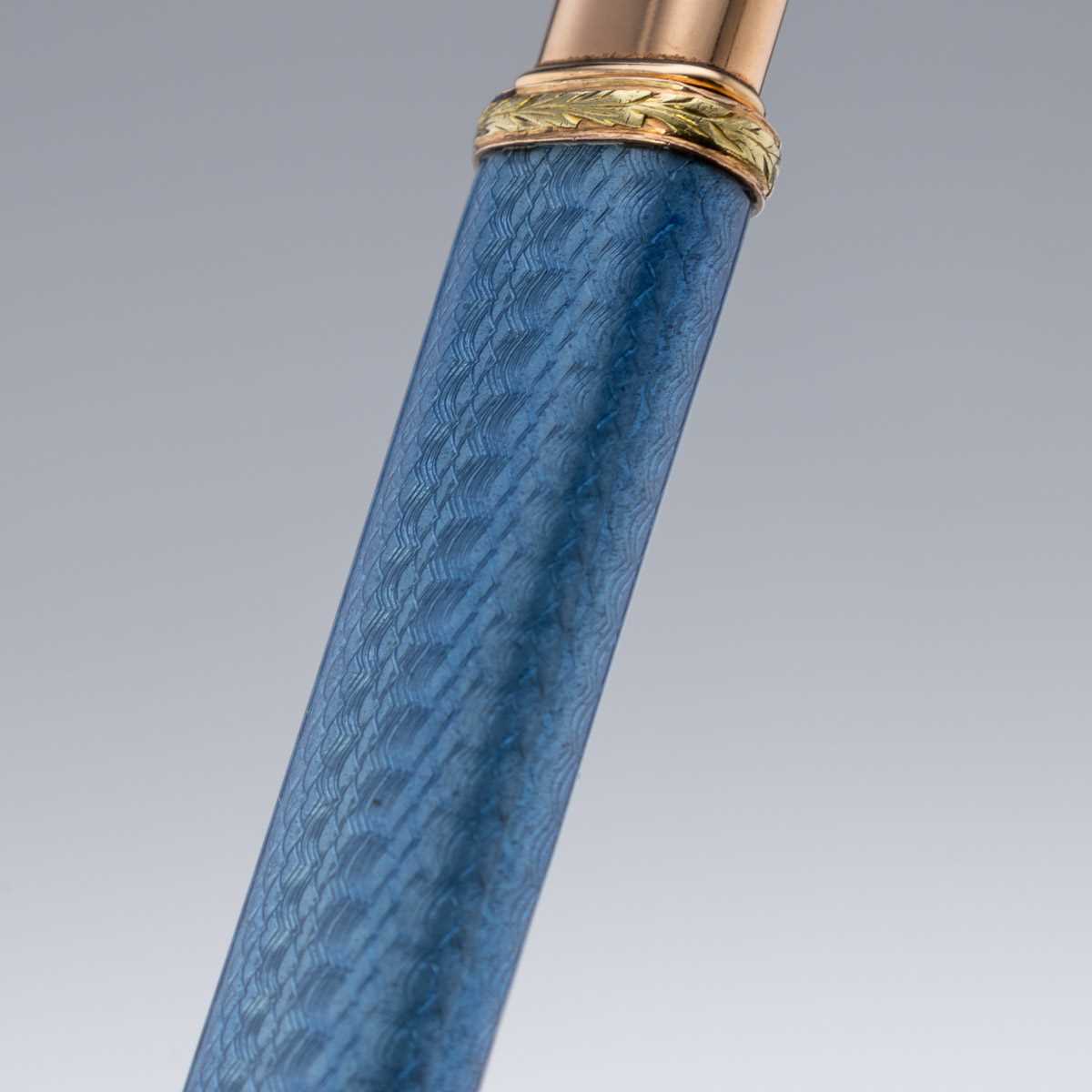 FABERGE: AN EARLY 20TH CENTURY GOLD AND ENAMEL PENCIL, MAKER'S MARK A.A. - Image 3 of 9