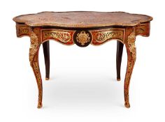 A FINE 19TH CENTURY FRENCH BOULLE STYLE CUT BRASS, ORMOLU MOUNTED AND TORTOISESHELL TABLE