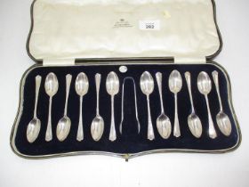 Cased Set of 12 Silver Tea Spoons and Tongs, London 1909