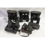 A QUANTITY OF VINTAGE BINOCULARS PLUS A VINTAGE CAMERA