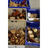 FIVE TRAYS OF ASSORTED TREEN ITEMS TO INCLUDE BOWLS, TRINKET BOXES ETC