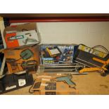 A QUANTITY OF ASSORTED TOOLS TO INCLUDE A BLACK AND DECKER HEAT GUN ETC