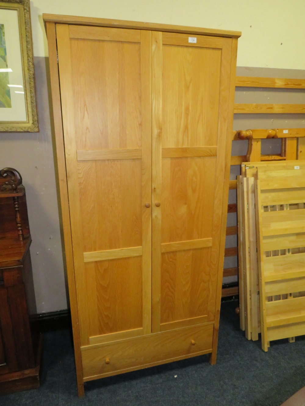 A MODERN OAK TWO DOOR WARDROBE WITH DRAWER H-195 W-90 CM