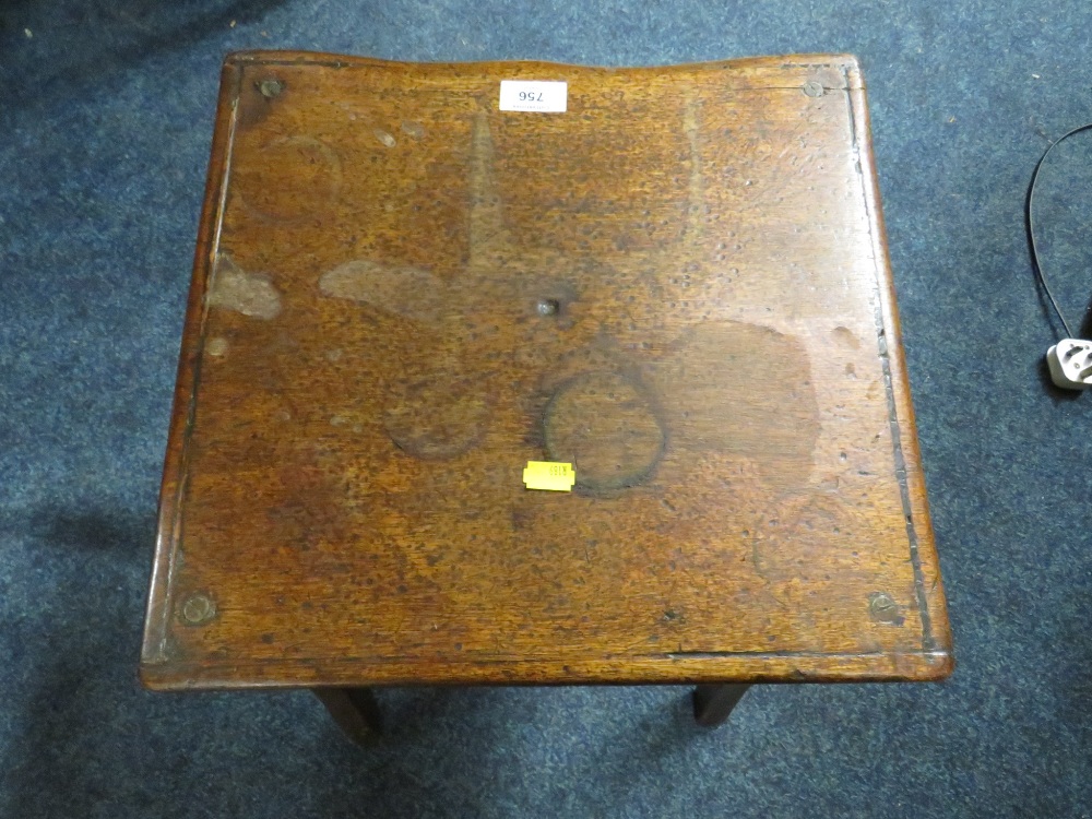 AN ANTIQUE MAHOGANY STOOL WITH SPLAYED LEGS H-37 W-39 CM - Image 2 of 4