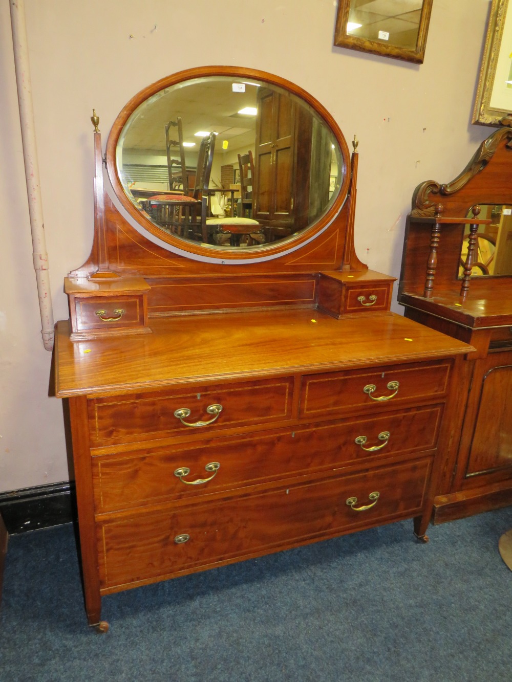 AN EDWARDIAN MAHOGANY INLAID DRESSING TABLE