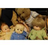 A TRAY OF VINTAGE DOLLS, TEDDY BEARS ETC T INCLUDE TY CURLY EXAMPLE