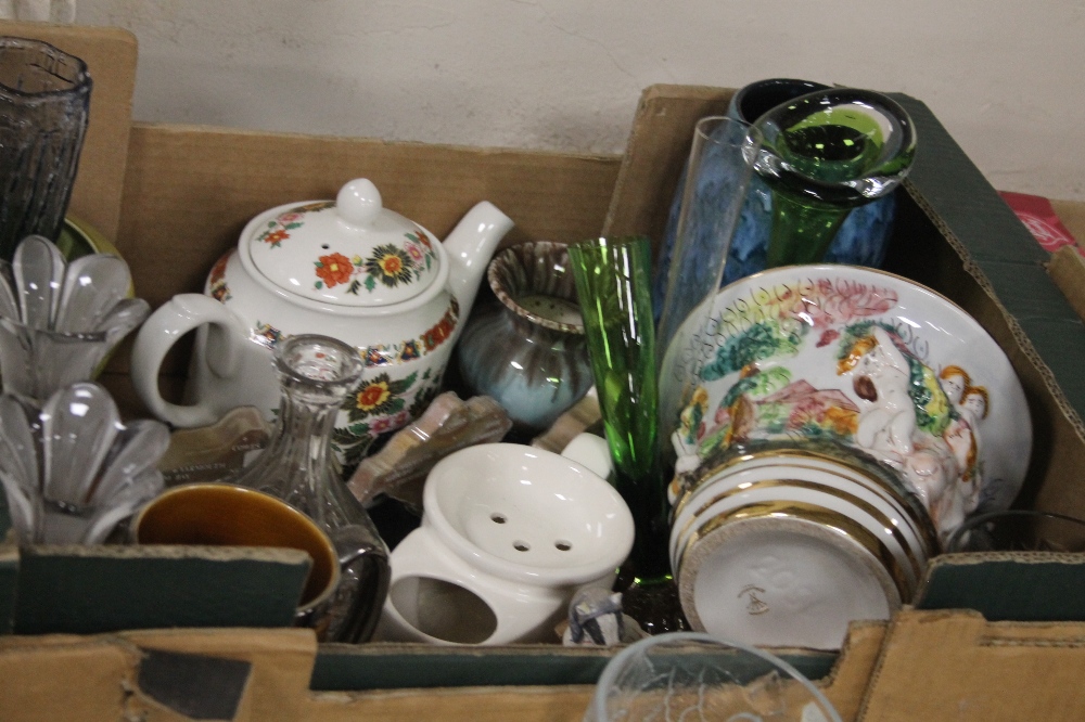 FOUR TRAYS OF ASSORTED CERAMICS AND GLASSWARE TO INCLUDE COMMEMORATIVE MUGS (TRAYS NOT INCLUDED) - Image 6 of 7