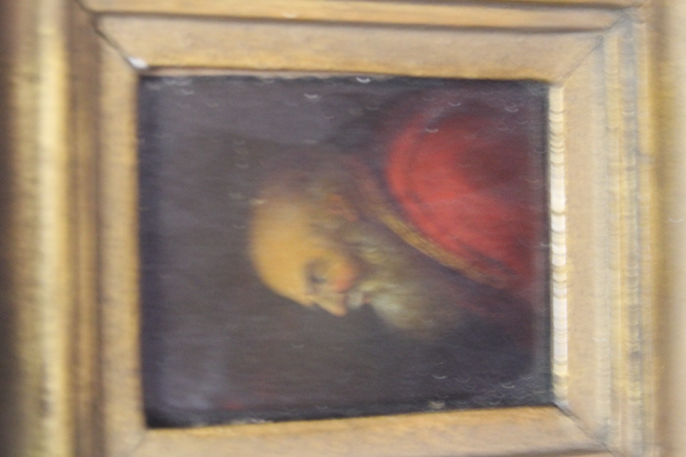 A FRAMED AND GLAZED PORTRAIT OF A GENTLEMAN 22 CM X 19 CM - Image 2 of 3