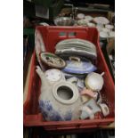 A TRAY OF ASSORTED CERAMICS TO INCLUDE A BLUE AND WHITE LIDDED TUREEN (TRAY NOT INCLUDED)