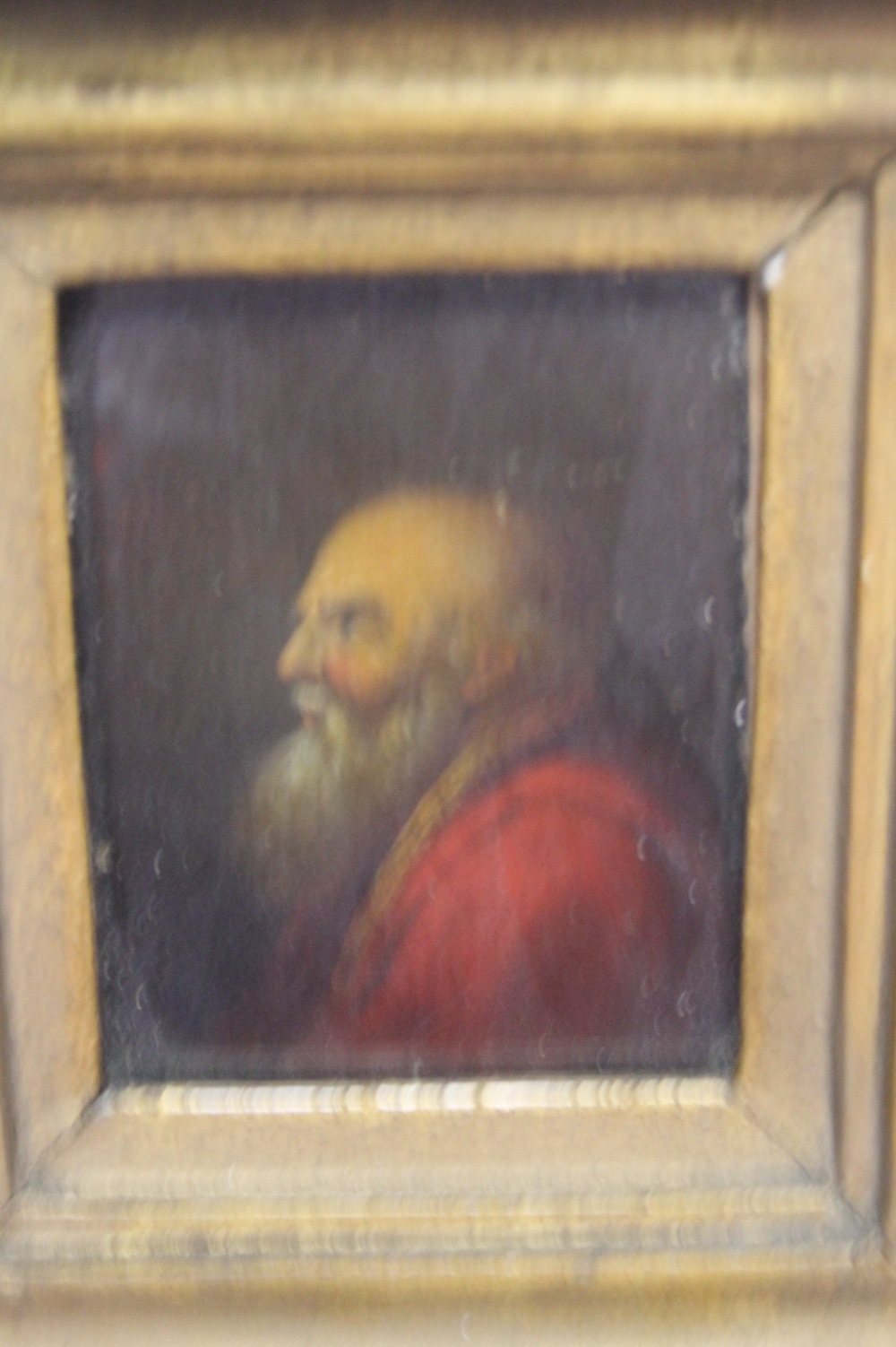 A FRAMED AND GLAZED PORTRAIT OF A GENTLEMAN 22 CM X 19 CM - Image 3 of 3