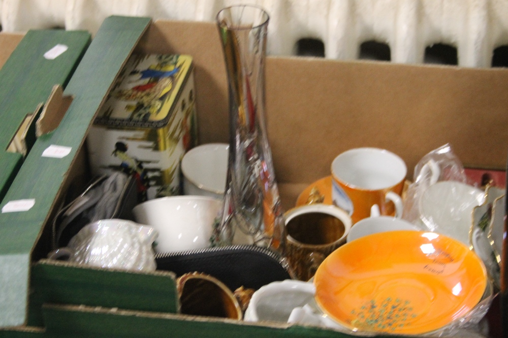 FOUR TRAYS OF ASSORTED CERAMICS AND GLASSWARE TO INCLUDE COMMEMORATIVE MUGS (TRAYS NOT INCLUDED) - Image 7 of 7