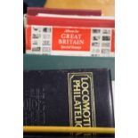 A STAMP COLLECTION CONTAINED IN ALBUMS AND LOOSE, TO INCLUDE A FOLDER OF FIRST DAY COVERS, A