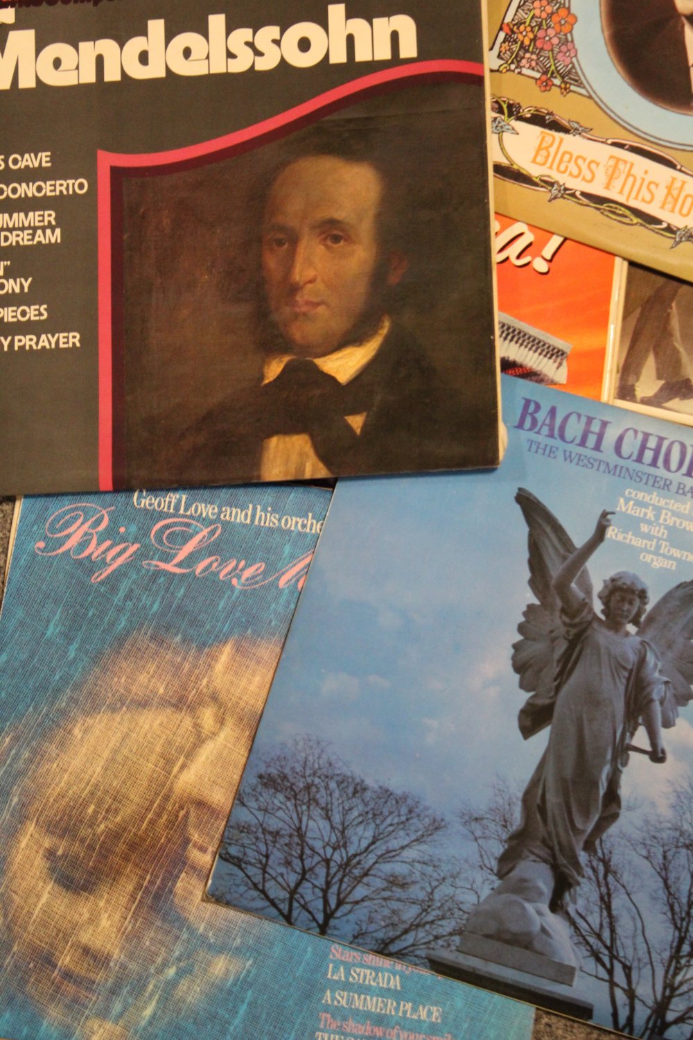 A TRAY OF ASSORTED LP RECORDS TOGETHER WITH A SELECTION OF OPERA DVDS AND THE WORLD OF MUSIC - Image 3 of 6