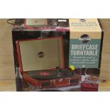 A RETRO CLUB BY ZENNOX RED BRIEFCASE TURNTABLE (BOXED)