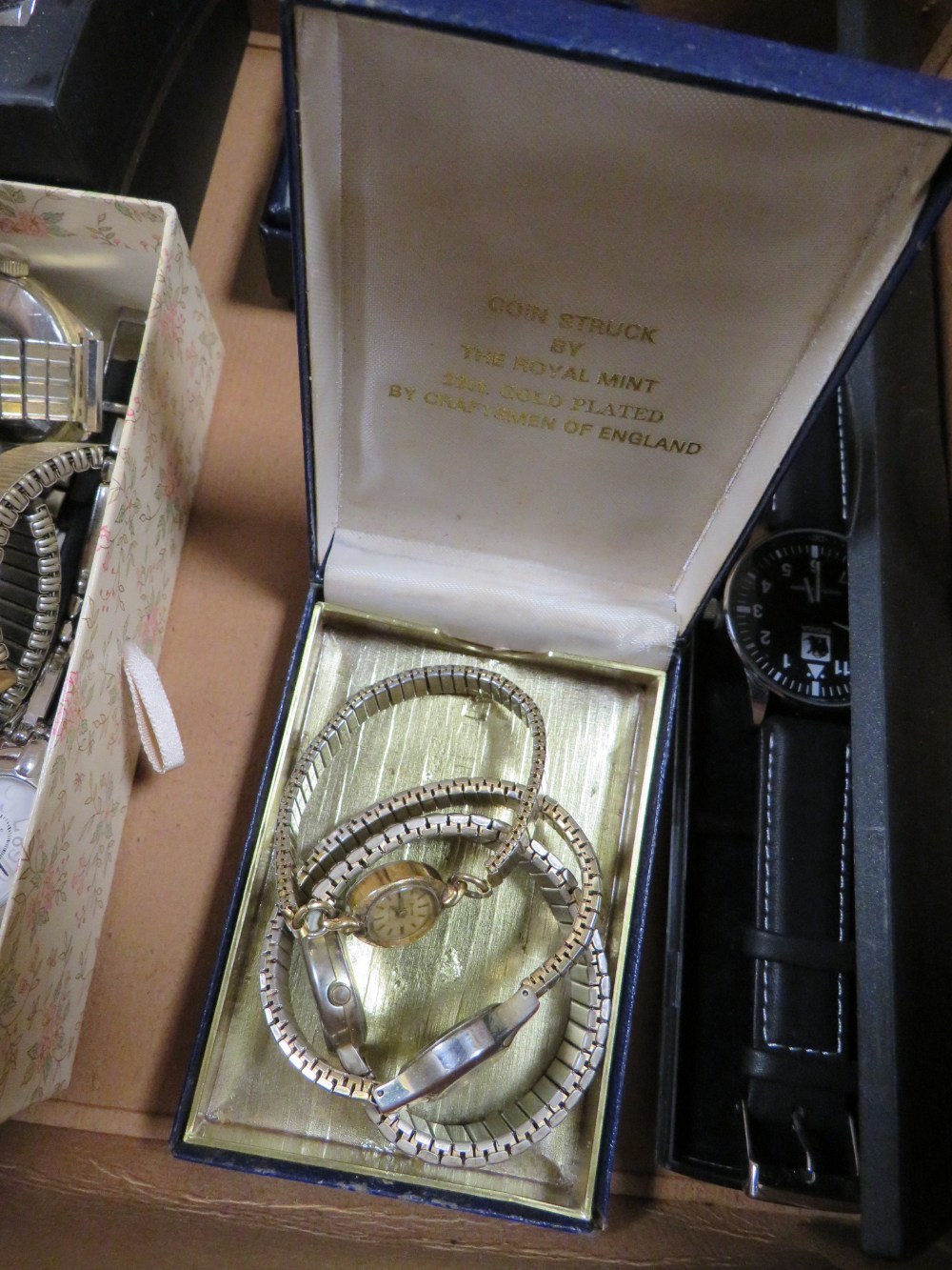 A BOX OF ASSORTED MODERN AND VINTAGE WRISTWATCHES ETC TO INC SEKONDA, ROAMER ETC - Image 3 of 5