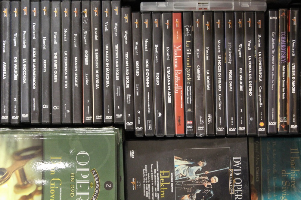 A TRAY OF ASSORTED LP RECORDS TOGETHER WITH A SELECTION OF OPERA DVDS AND THE WORLD OF MUSIC - Image 5 of 6