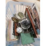 A BASKET OF ASSORTED RAILWAYANA COLLECTIBLES TO INCLUDE A QUANTITY OF GWR BRASS BUTTONS, RAILWAY