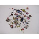 A QUANTITY OF ASSORTED ADVERTISING AND OTHER STICK PINS ETC