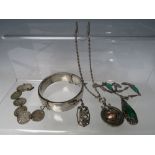 A COLLECTION OF SILVER AND WHITE METAL VINTAGE COSTUME JEWELLERY, to include a hallmarked silver