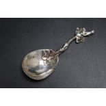 A SCOTTISH SILVER ORNATE HALLMARKED SILVER CADDY SPOON BY MARSHALL & SON, of George Street,