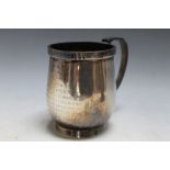 A HALLMARKED SILVER TANKARD BY H PIDDUCK & SONS - LONDON 1938, approx weight 340g, H 1125 cm