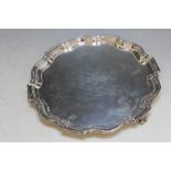 A HALLMARKED SILVER SALVER BY BARKER BROTHERS SILVER LTD - BIRMINGHAM 1933. approx weight 555g,