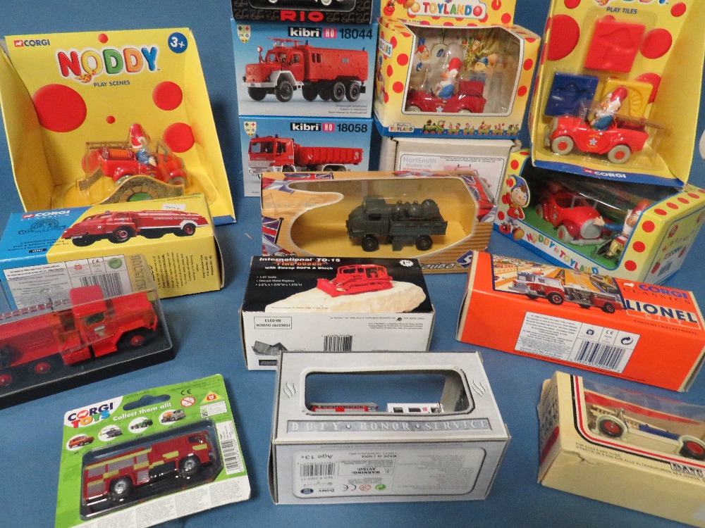 FIFTEEN MIXED MAKE BOXED DIE CAST / PLASTIC VEHICLES, to include four Corgi Noddy car, Corgi Classic - Image 3 of 3