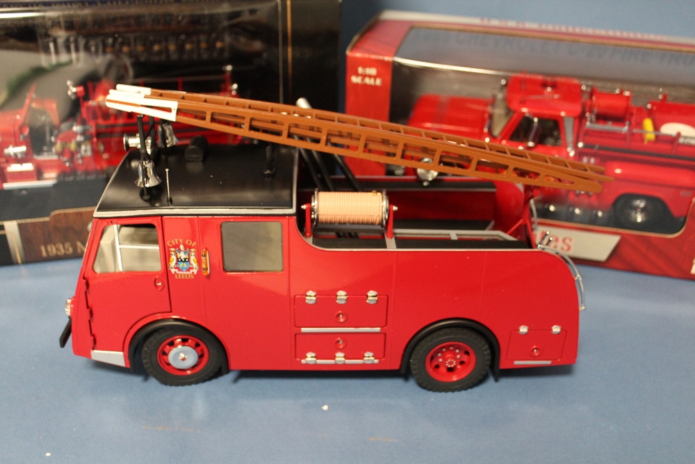 FOUR BOXED FIRE ENGINES TO INCLUDE FRANKLIN MINT 1938 FORD 1:32 SCALE, Sun Star Chevrolet C20 a:18 - Image 2 of 2