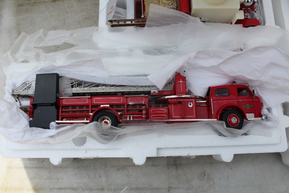 THE FRANKLIN MINT PRECISION MODELS - FOUR BOXED DIE CAST MODELS, comprising the American LaFrance - Image 2 of 6