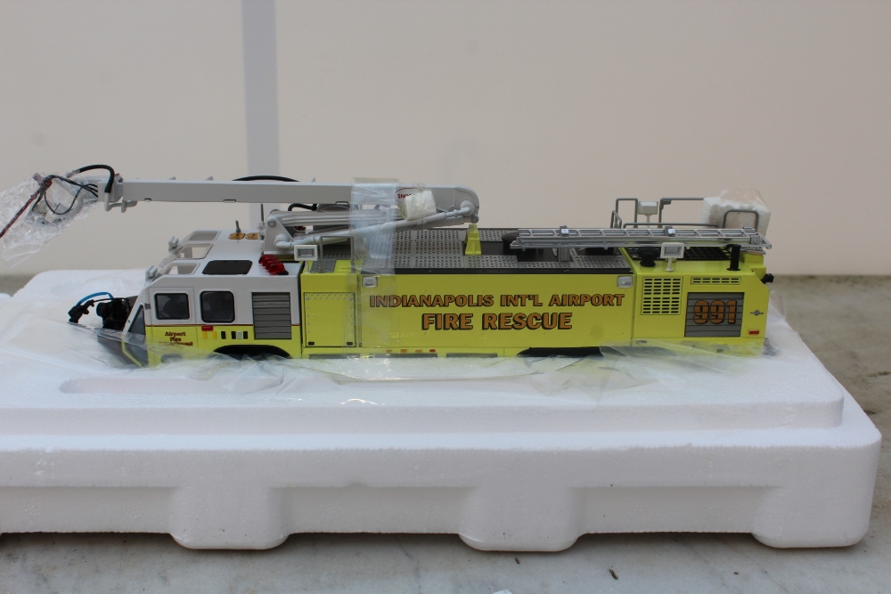 OSHKOSH - TWO BOXED 1:50 SCALE DIE CAST STRIKER 3000 FIRE ENGINES, comprising TWH078 / 01094 and - Image 4 of 5