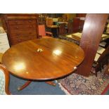 A GEORGIAN MAHOGANY D-END DINING TABLE WITH ONE SPARE LEAF L-154 CM EXTENDED L-193 CM