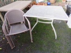 A METAL SQUARE PATIO TABLE AND 4 CHAIRS