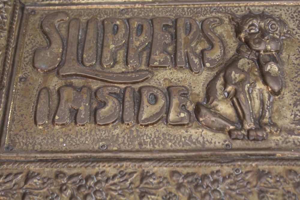 TWO TRAYS OF ASSORTED METAL WARE TO INCLUDE CRACKER BARREL ON STAND, COPPER COVERED SLIPPER BOX, - Image 4 of 4