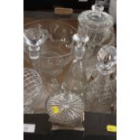 A TRAY OF ASSORTED GLASSWARE ETC TO INCLUDE DECANTERS, FRUIT BOWL AND ETCHED GOLF PRESENTATION