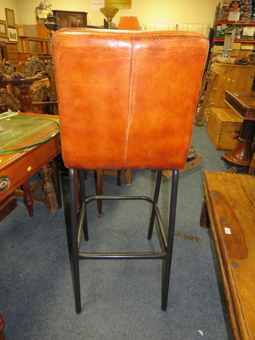 A TAN LEATHER BAR STOOL - Image 3 of 3