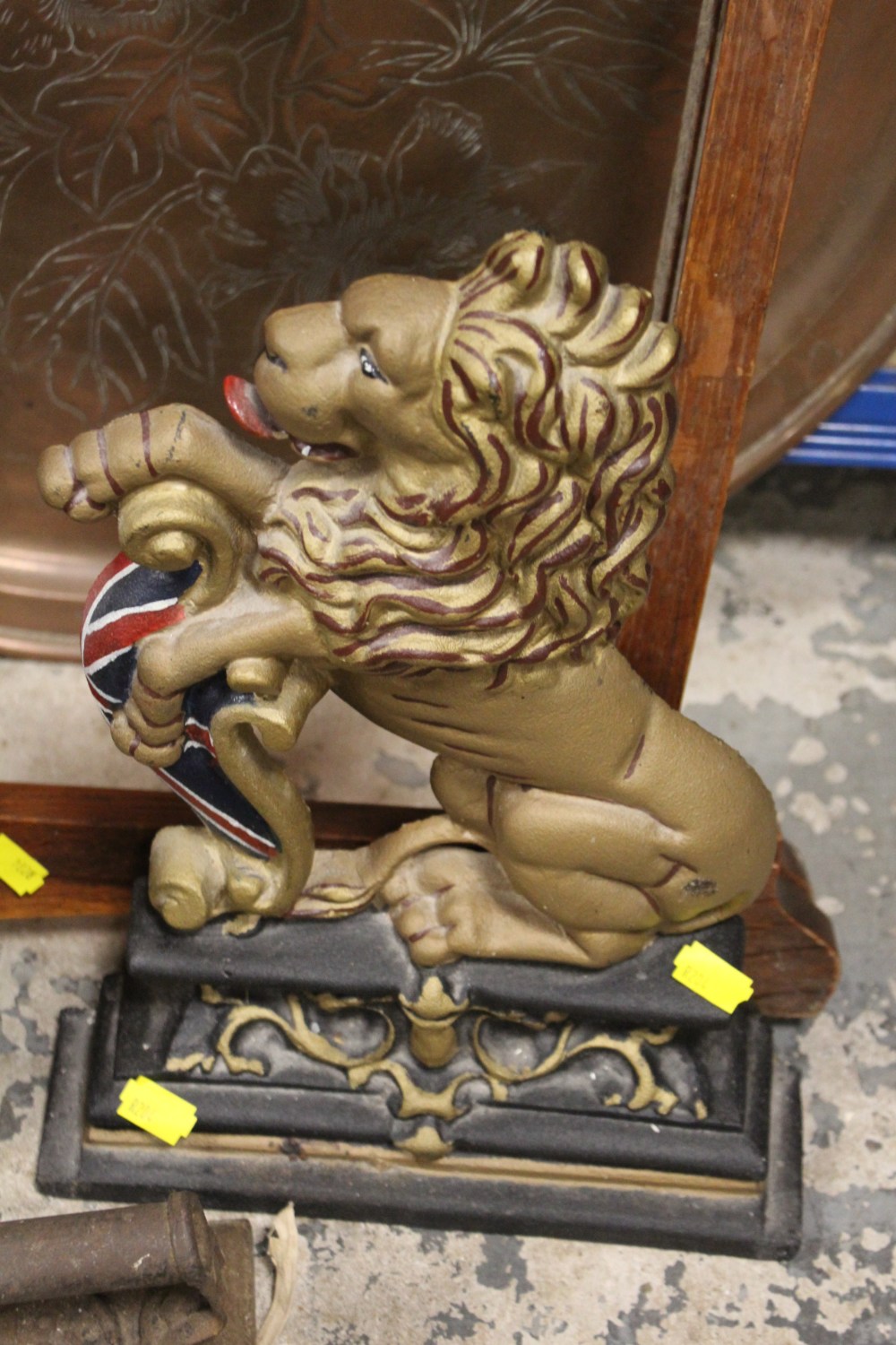 A CAST IRON RAMPANT LION DOOR STOP, BRASS TRAY ON STAND ETC - Image 2 of 3