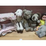 A QUANTITY OF CHILDS TOYS ETC TO INC A VINTAGE GOODWOOD TOYS FOUR POSTER BED, A MERRYTHOUGHT LAMB,