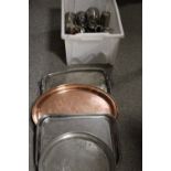 A TRAY OF SILVER PLATED METALWARE TO INC TANKARDS, TRAYS ETC