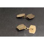 A PAIR OF 9CT GOLD CUFFLINKS