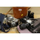 A COLLECTION OF BINOCULARS AND PHOTOGRAPHIC EQUIPMENT TO INCLUDE A SET OF PROLOISIRS 12X50 CASED